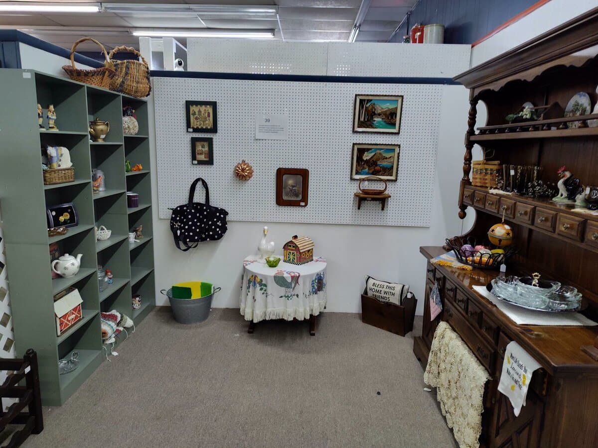 Vendor booths, front to back